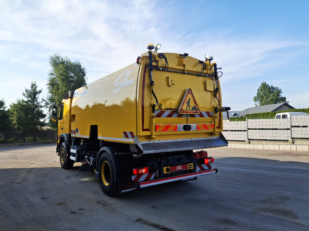 VOLVO FMX 420 Zamiatarka Kehrmaschine Euro 6 PM2.5 BROCK VS 7 TECH Karcher L/R 2145 Mth 2021r - Vozilo za pometanje: slika 4 VOLVO FMX 420 Zamiatarka Kehrmaschine Euro 6 PM2.5 BROCK VS 7 TECH Karcher L/R 2145 Mth 2021r - Vozilo za pometanje: slika 4