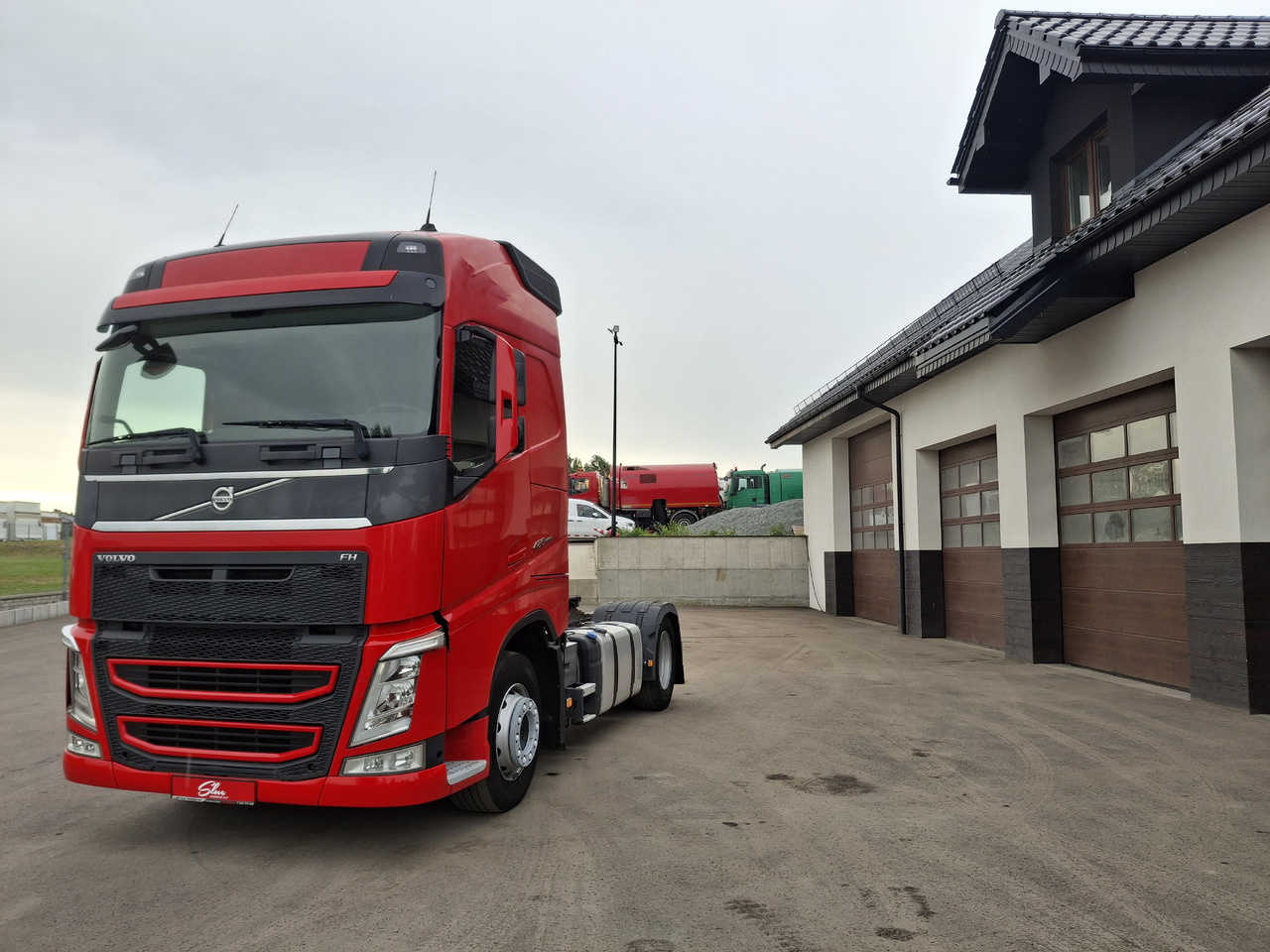 VOLVO FH 420 ADR Sattelzugmaschine Euro 6 Ciągnik Siodłowy Automat Światła LED - Vlačilec: slika 2 VOLVO FH 420 ADR Sattelzugmaschine Euro 6 Ciągnik Siodłowy Automat Światła LED - Vlačilec: slika 2