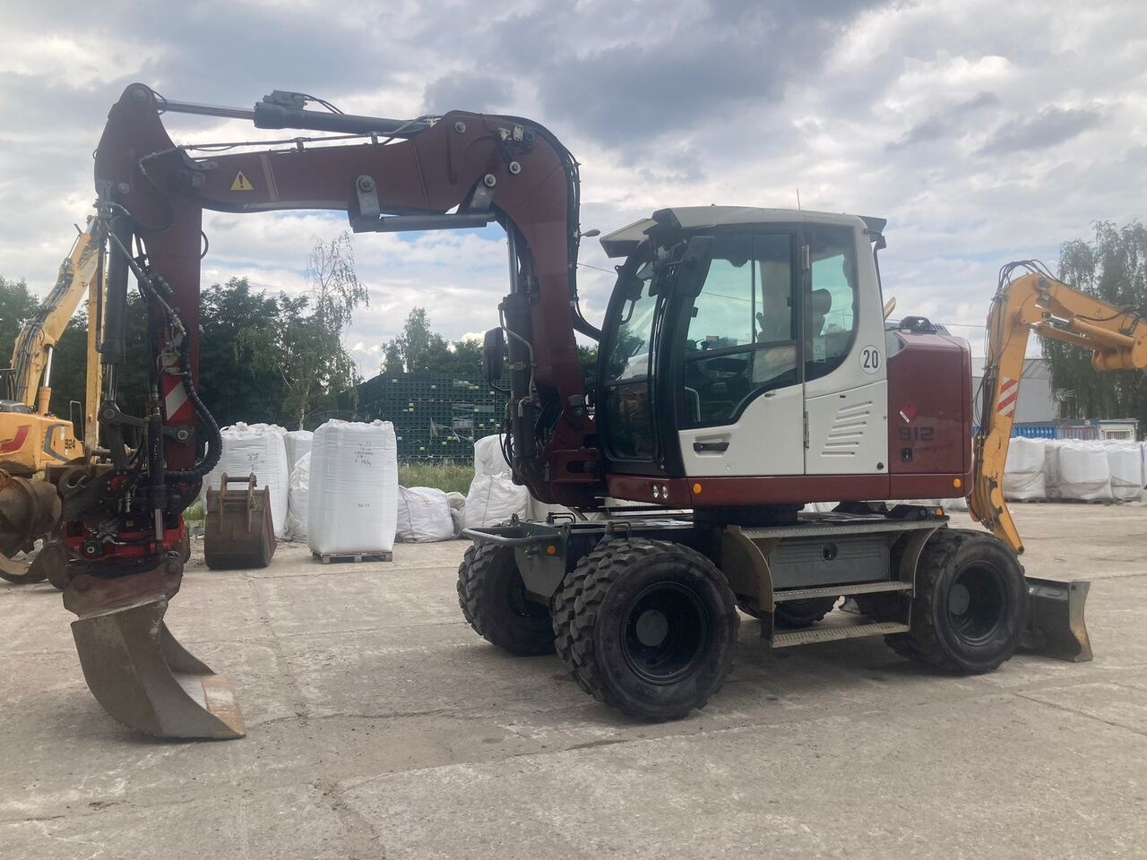 Liebherr A 912 Compact Rotator R4 - Bager na kolesih: slika 2 Liebherr A 912 Compact Rotator R4 - Bager na kolesih: slika 2