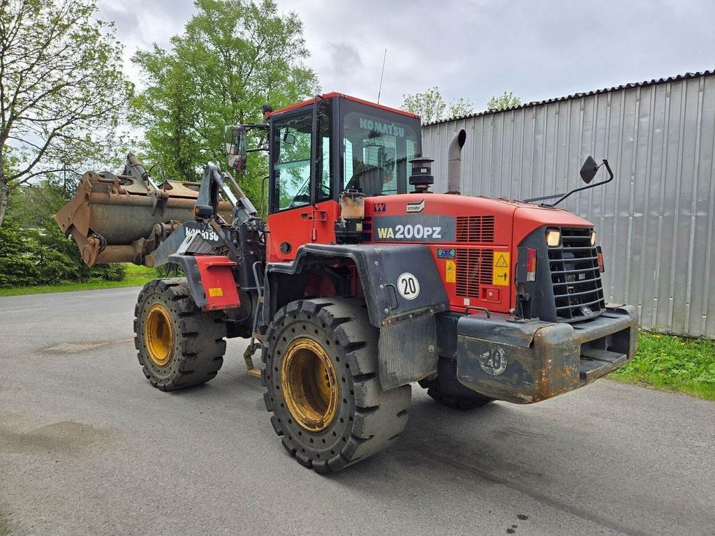 Komatsu WA200PZ-6 - Kolesni nakladalec: slika 2 Komatsu WA200PZ-6 - Kolesni nakladalec: slika 2