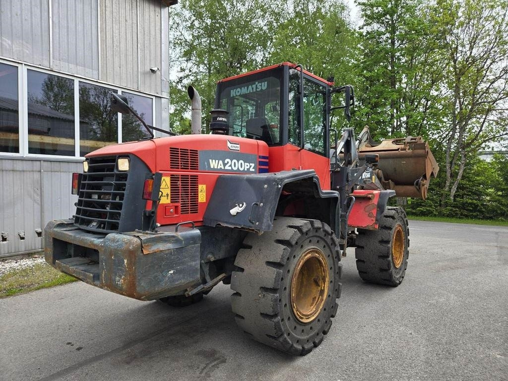 Komatsu WA200PZ-6 - Kolesni nakladalec: slika 3 Komatsu WA200PZ-6 - Kolesni nakladalec: slika 3