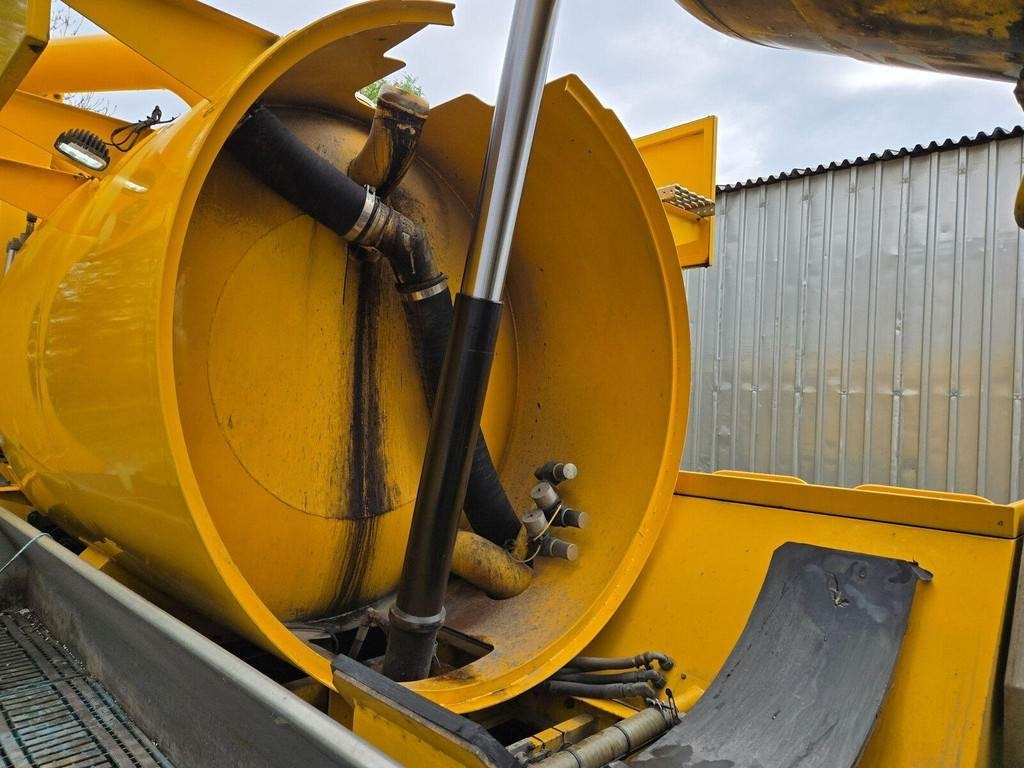 Scania R420 6X2 ADR AMPHITECH VORTEX 13m³ - Vakuumski tovornjak: slika 4 Scania R420 6X2 ADR AMPHITECH VORTEX 13m³ - Vakuumski tovornjak: slika 4