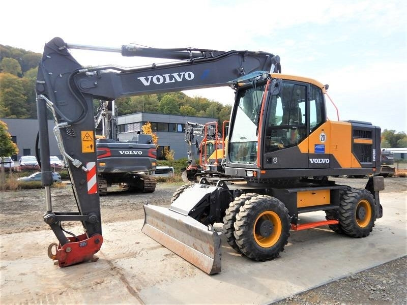 Volvo EW 220 E - Bager na kolesih: slika 1 Volvo EW 220 E - Bager na kolesih: slika 1