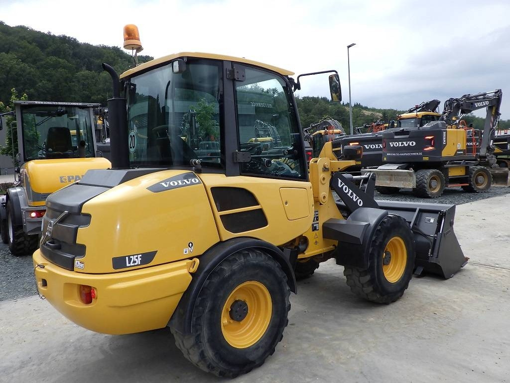 Volvo L 25 F - Kolesni nakladalec: slika 4 Volvo L 25 F - Kolesni nakladalec: slika 4