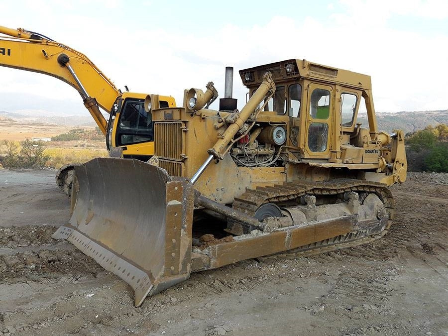 Komatsu D 155 A-1 - Buldožer: slika 1 Komatsu D 155 A-1 - Buldožer: slika 1
