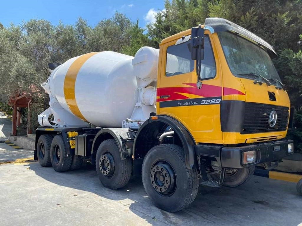 Avtomešalec Mercedes-Benz 3229 V8 8X4: slika 12