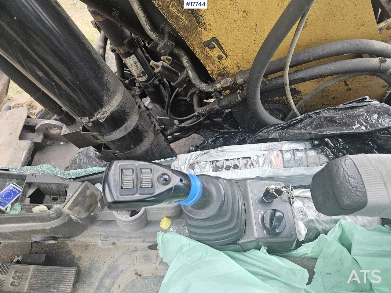 Bager na kolesih 2008 CAT M316D: slika 17