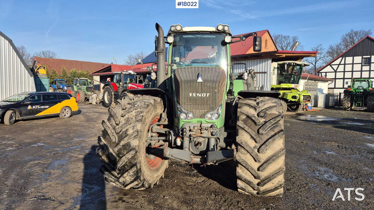 FENDT 933 Vario agricultural tractor (2015) - Traktor: slika 2 FENDT 933 Vario agricultural tractor (2015) - Traktor: slika 2