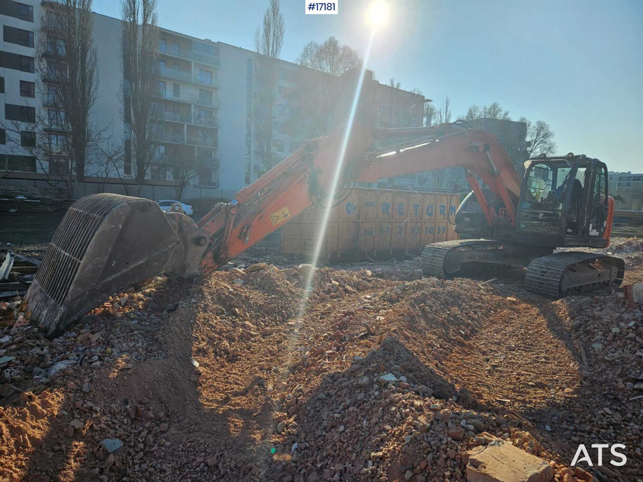 Hydraulic excavator Hitachi ZX225 LC (2013) - Bager goseničar: slika 3 Hydraulic excavator Hitachi ZX225 LC (2013) - Bager goseničar: slika 3