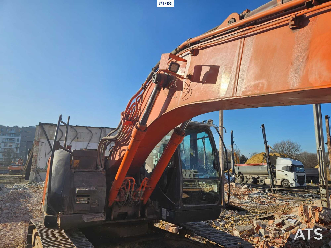 Hydraulic excavator Hitachi ZX225 LC (2013) - Bager goseničar: slika 4 Hydraulic excavator Hitachi ZX225 LC (2013) - Bager goseničar: slika 4