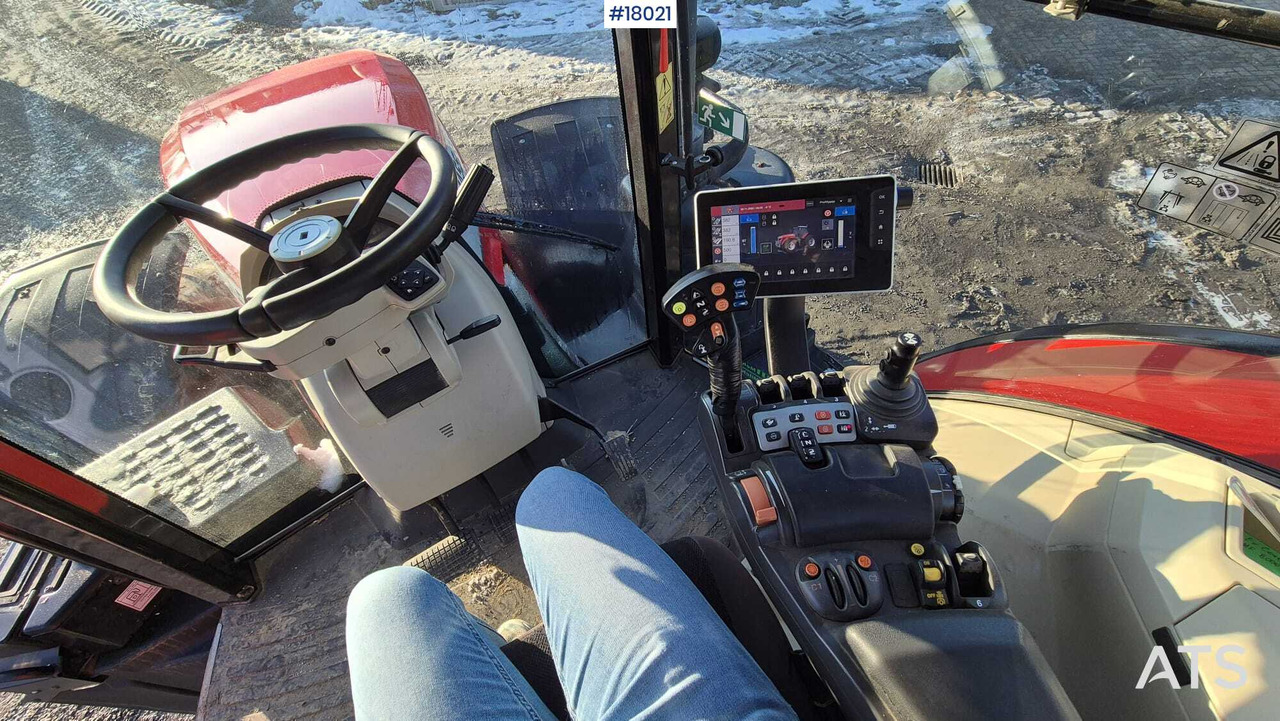 Traktor Massey Ferguson 8740S agricultural tractor (2019): slika 17 Traktor Massey Ferguson 8740S agricultural tractor (2019): slika 17