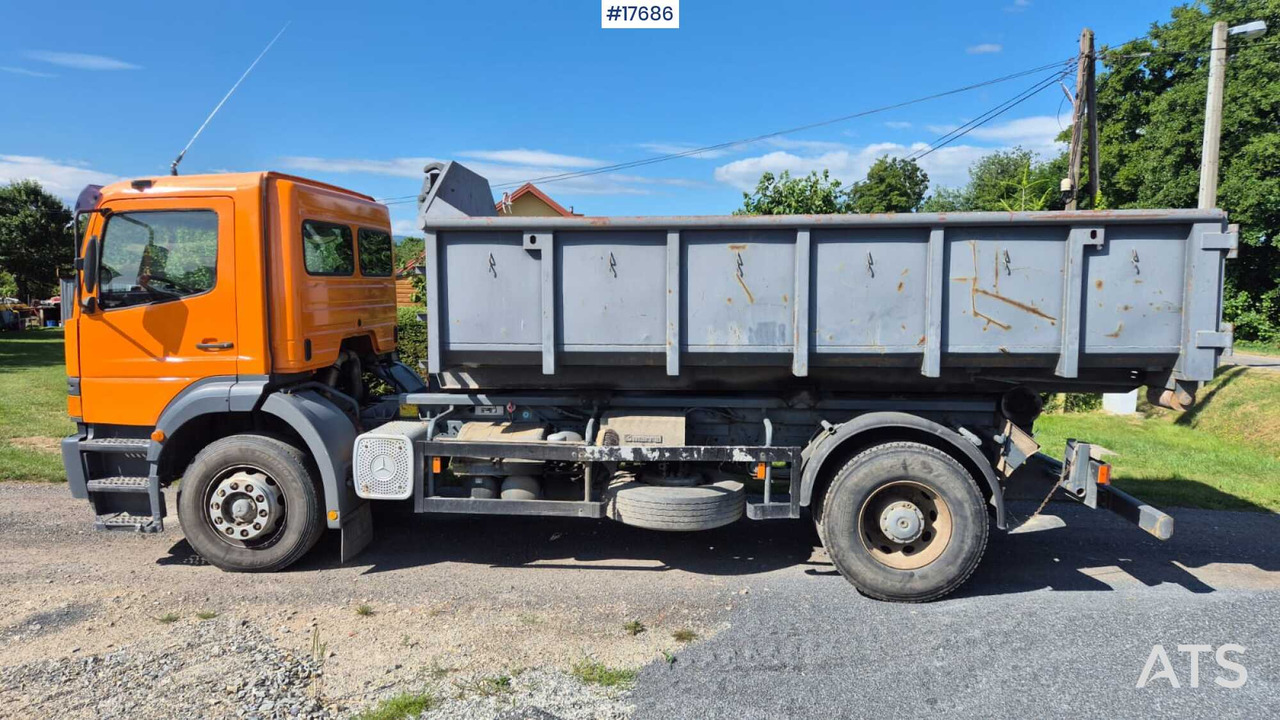 Mercedes-Benz 1828 hooklift (1999) two containers - Kotalni prekucni tovornjak: slika 4 Mercedes-Benz 1828 hooklift (1999) two containers - Kotalni prekucni tovornjak: slika 4