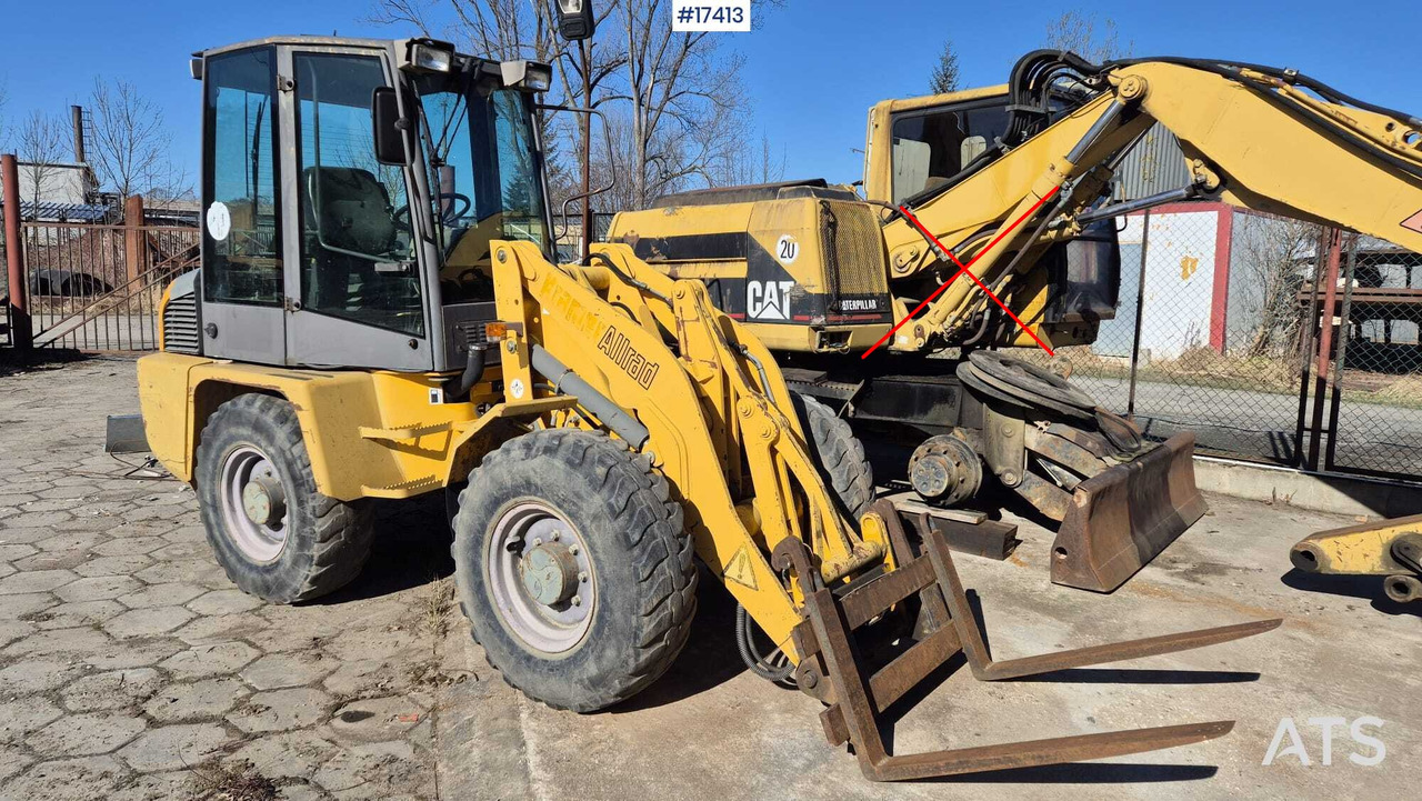 Wheel loader AHLMANN AL 85t 2004) forks, quick coupler, opening bucket. - Kolesni nakladalec: slika 4 Wheel loader AHLMANN AL 85t 2004) forks, quick coupler, opening bucket. - Kolesni nakladalec: slika 4