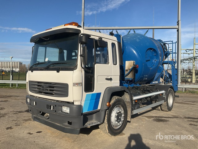2004 Volvo FL6 4x2 Mixer Truck - Avtomešalec: slika 2 2004 Volvo FL6 4x2 Mixer Truck - Avtomešalec: slika 2