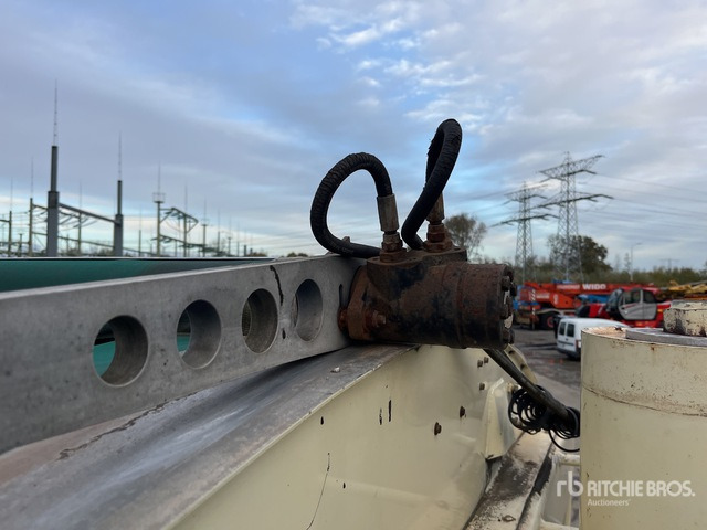 2010 Volvo FM420 8x4 Sleeper Tri/A Dump Truck - Tovornjak prekucnik: slika 4 2010 Volvo FM420 8x4 Sleeper Tri/A Dump Truck - Tovornjak prekucnik: slika 4