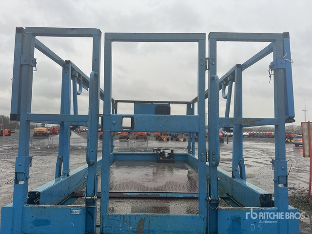 2015 Genie GS-3369RT 4x4 Diesel (Inoperable) Scissor Lift - Škarjasta dvižna ploščad: slika 4 2015 Genie GS-3369RT 4x4 Diesel (Inoperable) Scissor Lift - Škarjasta dvižna ploščad: slika 4