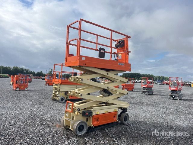 2015 JLG 2032ES Electric Scissor Lift - Škarjasta dvižna ploščad: slika 3 2015 JLG 2032ES Electric Scissor Lift - Škarjasta dvižna ploščad: slika 3