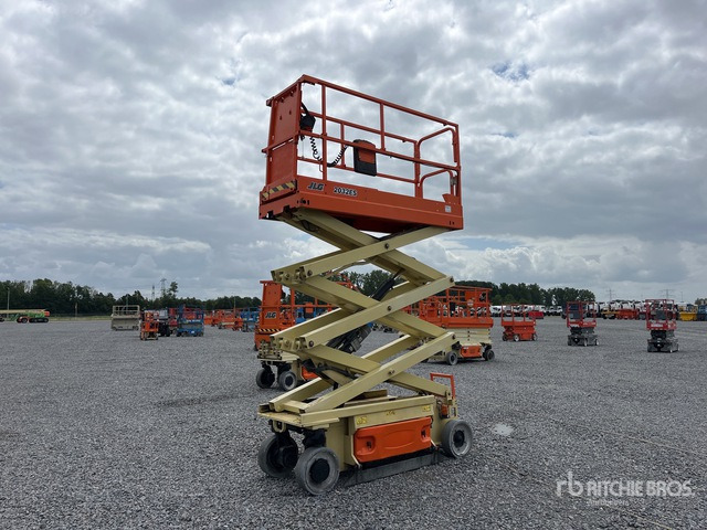 2015 JLG 2032ES Electric Scissor Lift - Škarjasta dvižna ploščad: slika 2 2015 JLG 2032ES Electric Scissor Lift - Škarjasta dvižna ploščad: slika 2