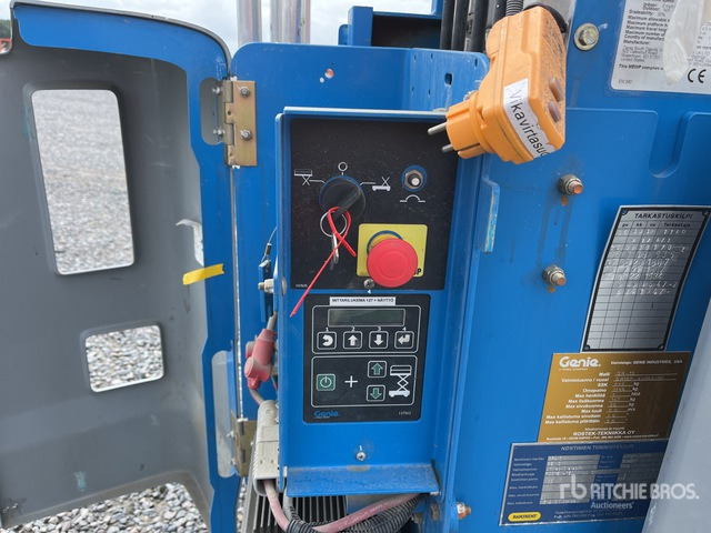 Vertikalni dvižni teleskop 2016 Genie GR-15 (Inoperable) Vertical Mast Lift: slika 6
