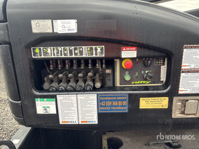 2016 Nifty-Lift HR17 4WD Hybrid Articulating Boom Lift - Zglobna dvižna ploščad: slika 5 2016 Nifty-Lift HR17 4WD Hybrid Articulating Boom Lift - Zglobna dvižna ploščad: slika 5