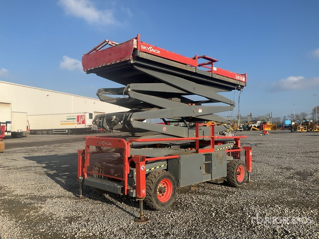2016 Skyjack SJ9250 4x4 Diesel Scissor Lift - Škarjasta dvižna ploščad: slika 3 2016 Skyjack SJ9250 4x4 Diesel Scissor Lift - Škarjasta dvižna ploščad: slika 3