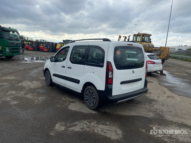 2017 Peugeot Partner Gesloten vrachtwagen - Mali kombi: slika 4 2017 Peugeot Partner Gesloten vrachtwagen - Mali kombi: slika 4