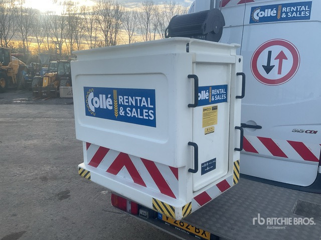 Mercedes-Benz Material Handling Arm - Dvižna ploščad montirana na tovornjak: slika 4 Mercedes-Benz Material Handling Arm - Dvižna ploščad montirana na tovornjak: slika 4