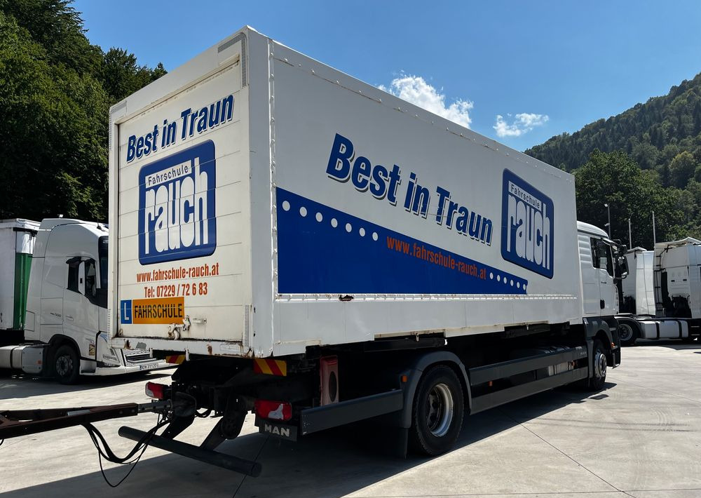 MAN TGA 18.350 6x2 D20 // BDF // Niski Przebieg // + Przyczepa Schmitz BDF // - Tovornjak-šasija: slika 5 MAN TGA 18.350 6x2 D20 // BDF // Niski Przebieg // + Przyczepa Schmitz BDF // - Tovornjak-šasija: slika 5