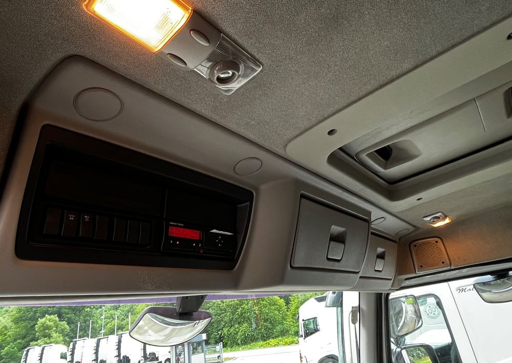 Renault Kerax 380 EEV // Skrzynia Burtowa // HIAB XS166 Hipro + Radio // Zwolnice // // - Tovornjak s kesonom, Tovornjak z dvigalom: slika 4 Renault Kerax 380 EEV // Skrzynia Burtowa // HIAB XS166 Hipro + Radio // Zwolnice // // - Tovornjak s kesonom, Tovornjak z dvigalom: slika 4