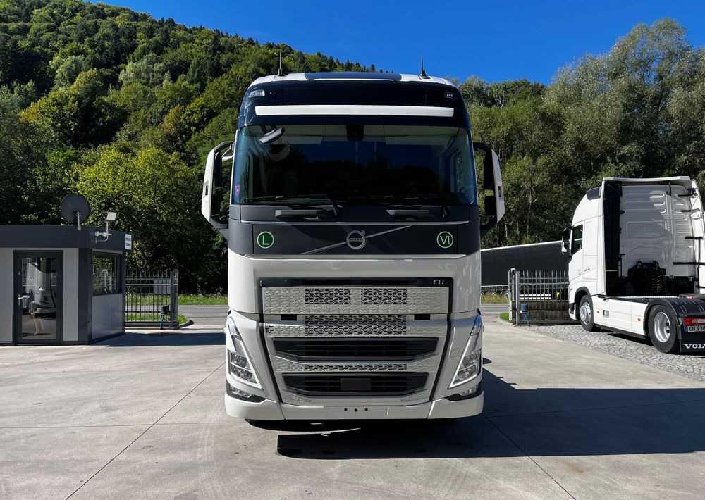 Volvo FH 500 // Zamiana na starszy // EURO 6 // Standard // 2024 Rok // Parkclima // Globe XL // Skóry // Joystick // - Vlačilec: slika 2 Volvo FH 500 // Zamiana na starszy // EURO 6 // Standard // 2024 Rok // Parkclima // Globe XL // Skóry // Joystick // - Vlačilec: slika 2