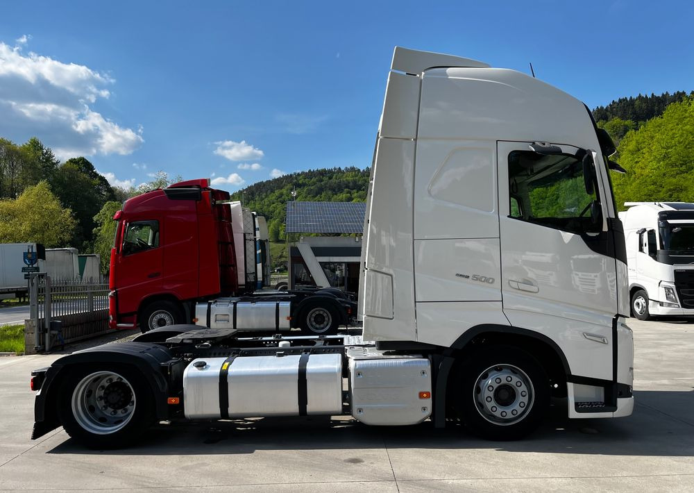 Volvo FH500 // Mega // 2021 Rok // New Face // Parkclima // Joystick // Serwisowany !!! - Vlačilec: slika 4 Volvo FH500 // Mega // 2021 Rok // New Face // Parkclima // Joystick // Serwisowany !!! - Vlačilec: slika 4