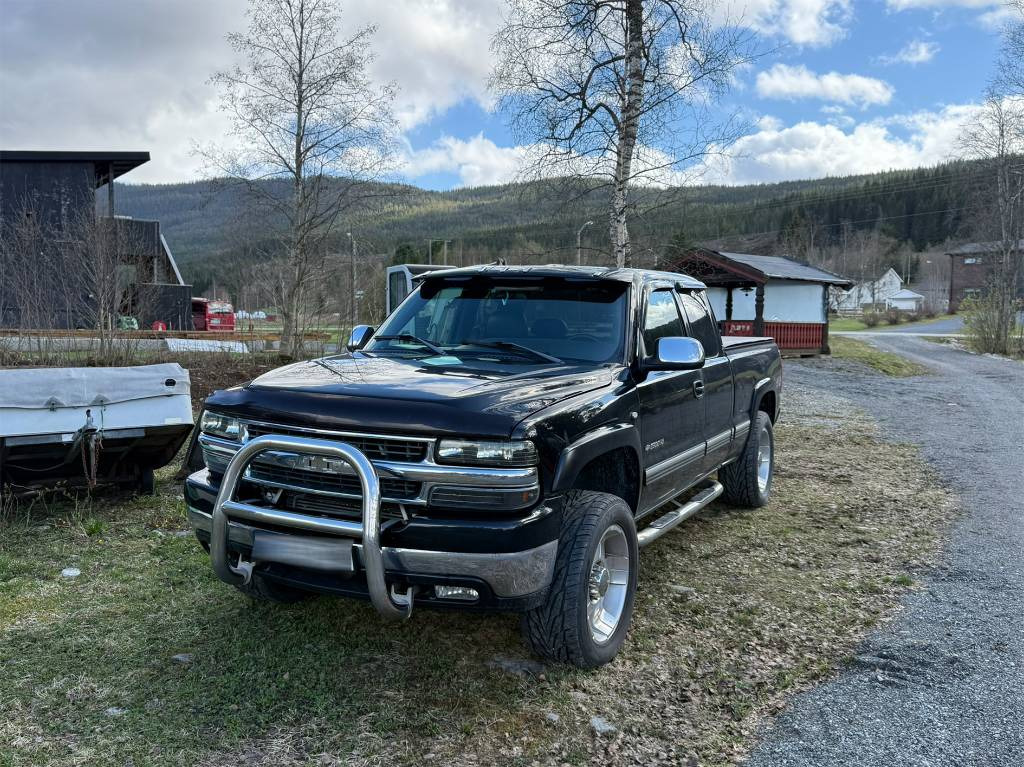 Chevrolet Silverado 2500 4x4 LT - Poltovornjak: slika 1 Chevrolet Silverado 2500 4x4 LT - Poltovornjak: slika 1