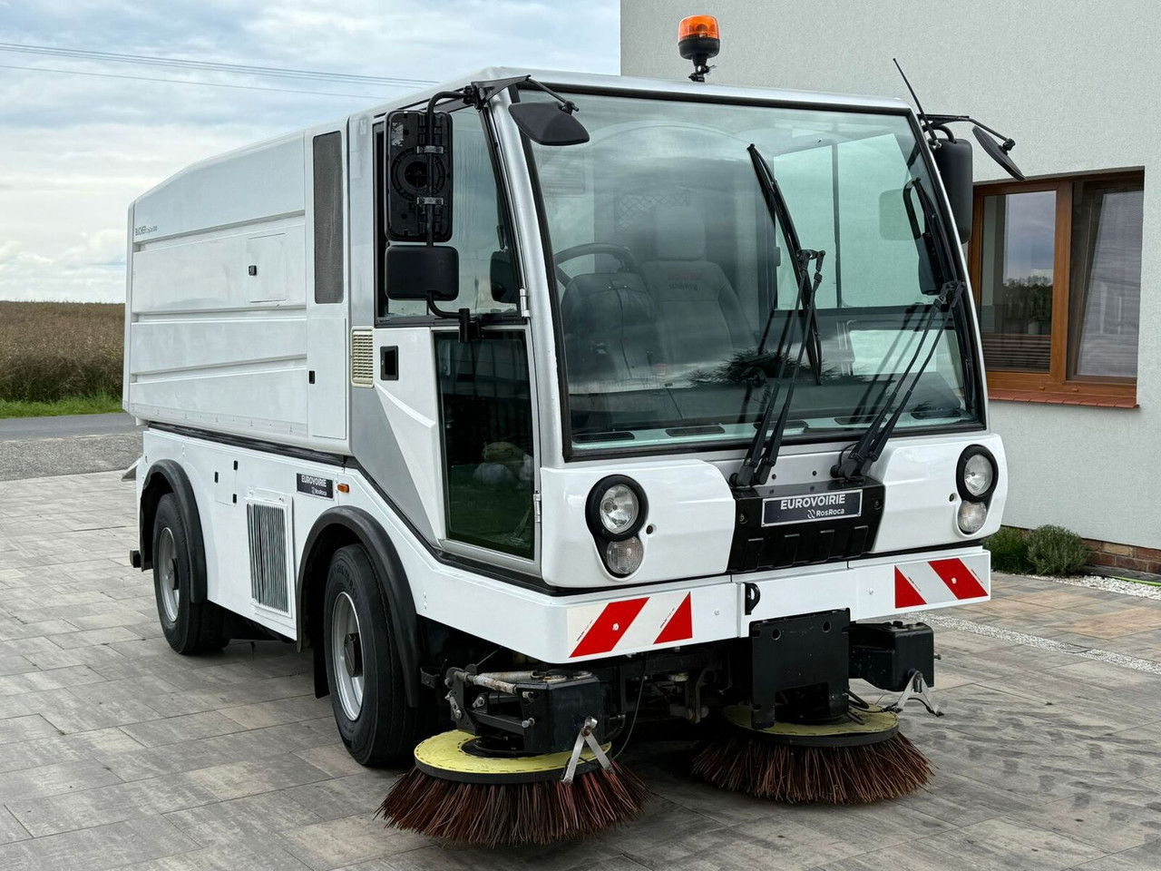 Bucher Citycat 5000 Zamiatarka 2014 Rok Kamera cofania Kl imatyzacja - Vozilo za pometanje: slika 1 Bucher Citycat 5000 Zamiatarka 2014 Rok Kamera cofania Kl imatyzacja - Vozilo za pometanje: slika 1