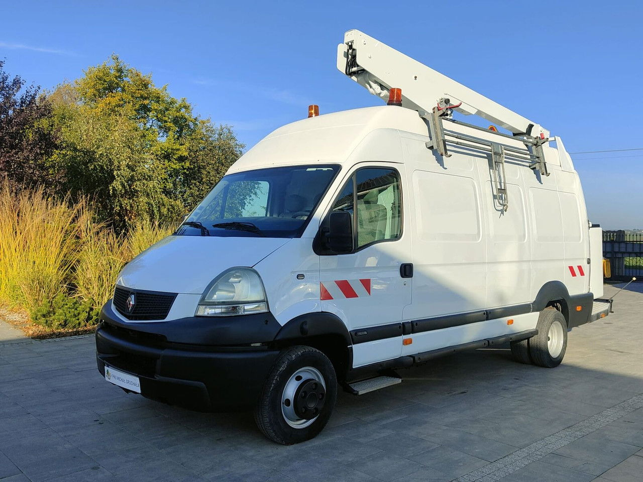 Renault Mascott 3.0 - Dvižna ploščad montirana na tovornjak: slika 3 Renault Mascott 3.0 - Dvižna ploščad montirana na tovornjak: slika 3