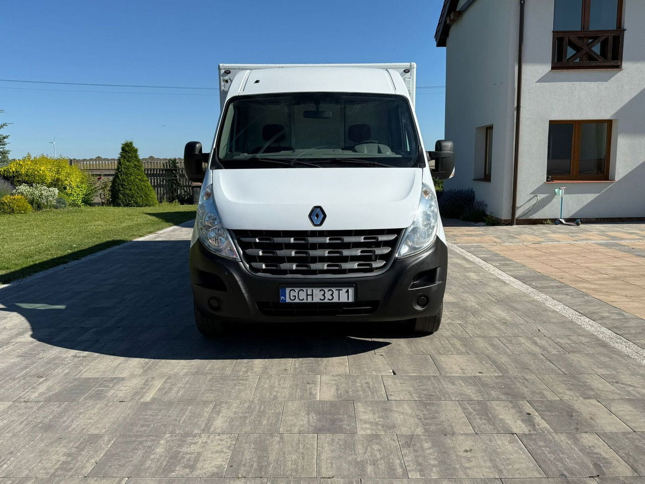 Renault Master Kontener niskopodłogowy Rampa najazdowa Sprowadzony Zarej - Dostavno vozilo z zabojnikom: slika 2 Renault Master Kontener niskopodłogowy Rampa najazdowa Sprowadzony Zarej - Dostavno vozilo z zabojnikom: slika 2