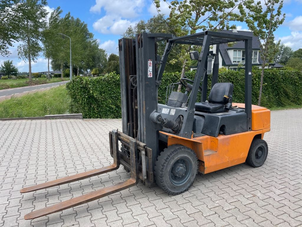 Nissan FJ02A25U 2.5 ton diesel triplo freelift heftruck - Viličar: slika 1 Nissan FJ02A25U 2.5 ton diesel triplo freelift heftruck - Viličar: slika 1