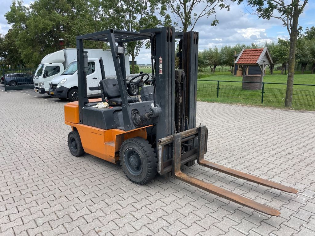 Nissan FJ02A25U 2.5 ton diesel triplo freelift heftruck - Viličar: slika 4 Nissan FJ02A25U 2.5 ton diesel triplo freelift heftruck - Viličar: slika 4