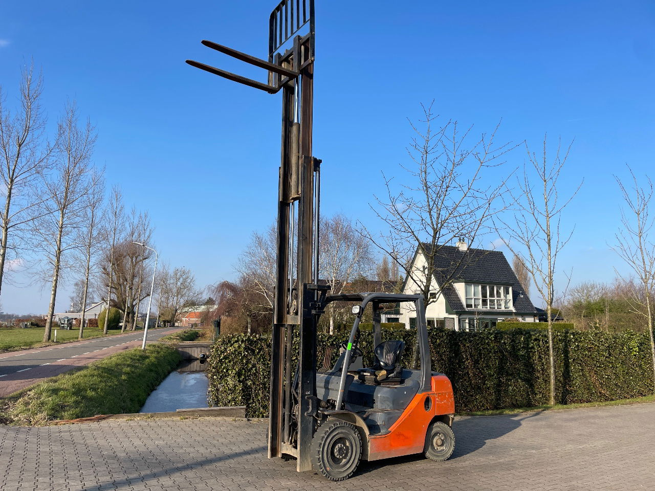 Toyota 02 8FDF25 2.5 ton triplo diesel heftruck - Viličar: slika 1 Toyota 02 8FDF25 2.5 ton triplo diesel heftruck - Viličar: slika 1