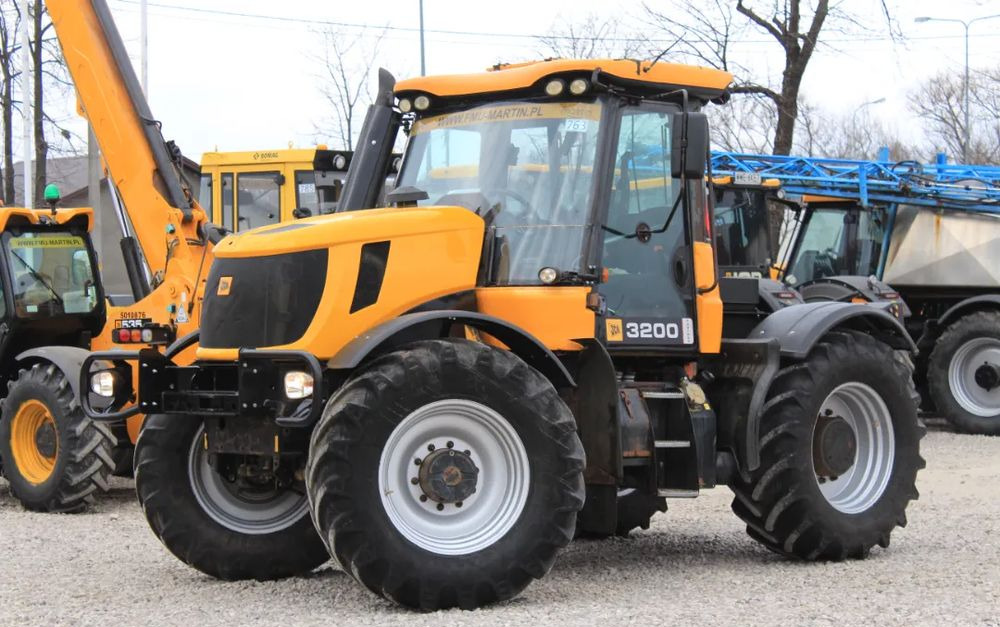 JCB FASTRAC 3200 | MANUAL | 200KM - Traktor: slika 1 JCB FASTRAC 3200 | MANUAL | 200KM - Traktor: slika 1