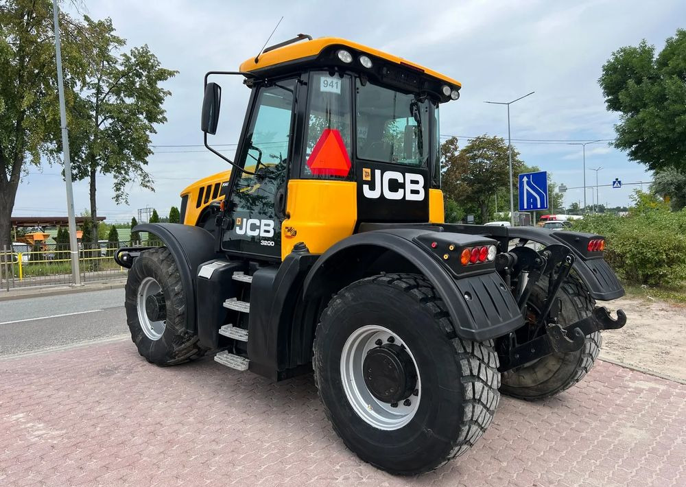 JCB Fastrac 3200 Sisu Xtra - Traktor: slika 3 JCB Fastrac 3200 Sisu Xtra - Traktor: slika 3