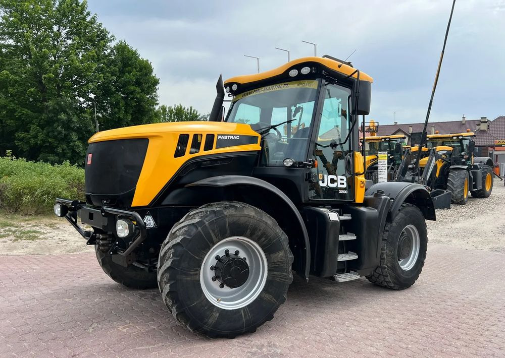 JCB Fastrac 3200 Sisu Xtra - Traktor: slika 1 JCB Fastrac 3200 Sisu Xtra - Traktor: slika 1