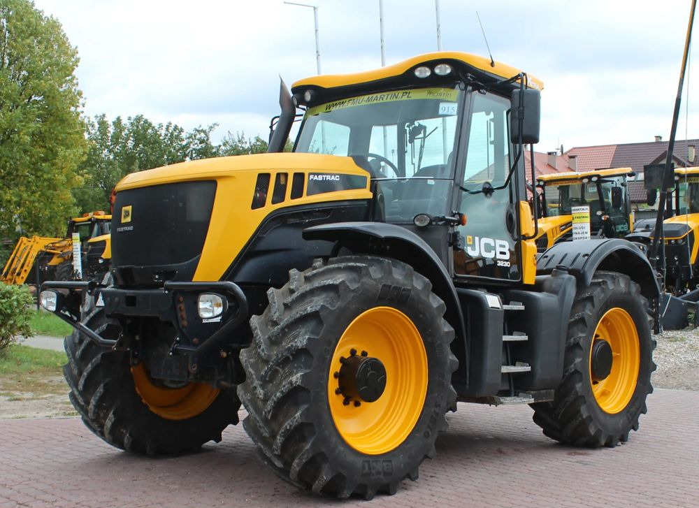 JCB Fastrac 3230 Xtra - Traktor: slika 1 JCB Fastrac 3230 Xtra - Traktor: slika 1