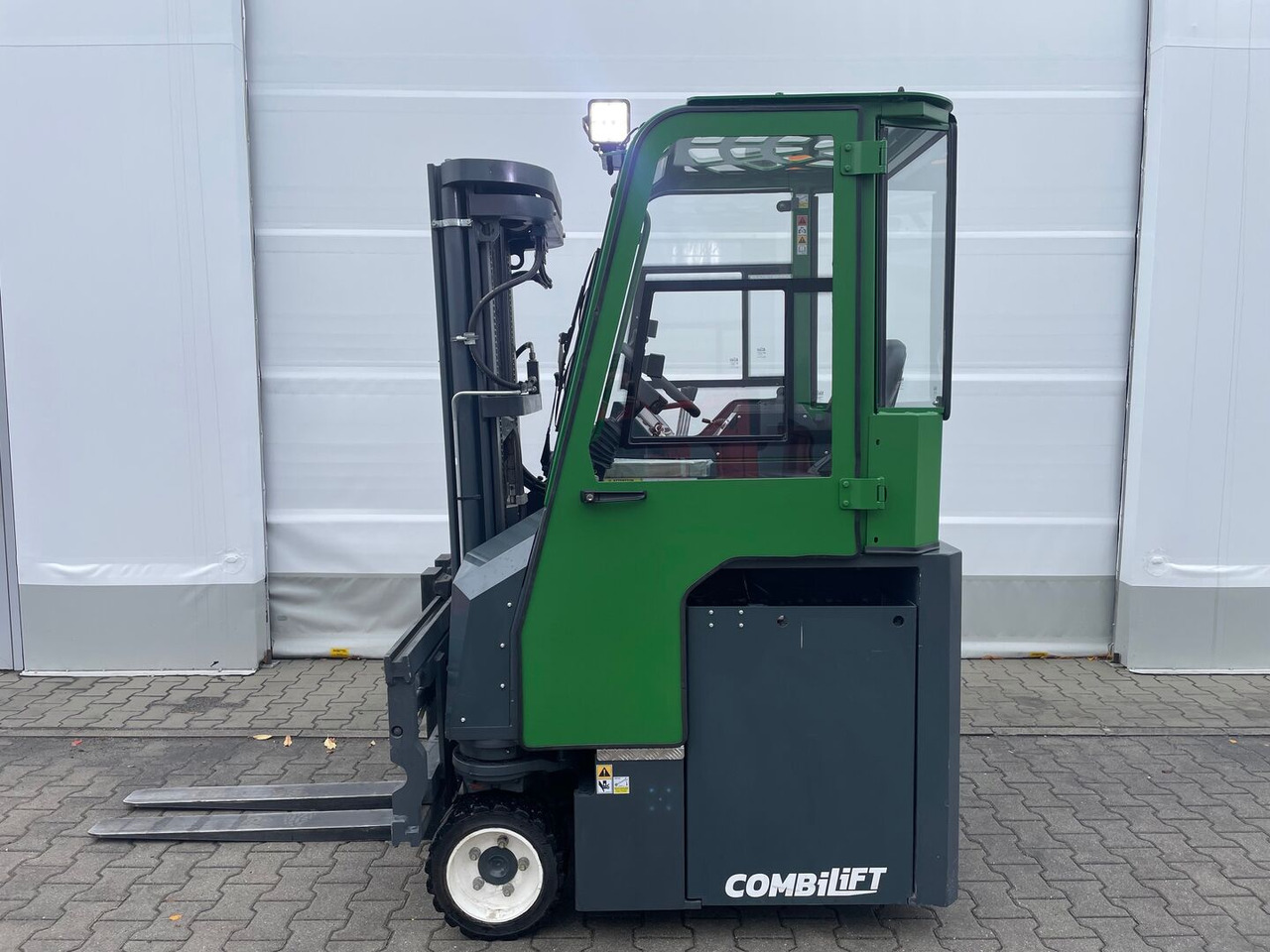 Combilift CBE 2500 - 4-potni viličar s pomičnim teleskopom: slika 1 Combilift CBE 2500 - 4-potni viličar s pomičnim teleskopom: slika 1