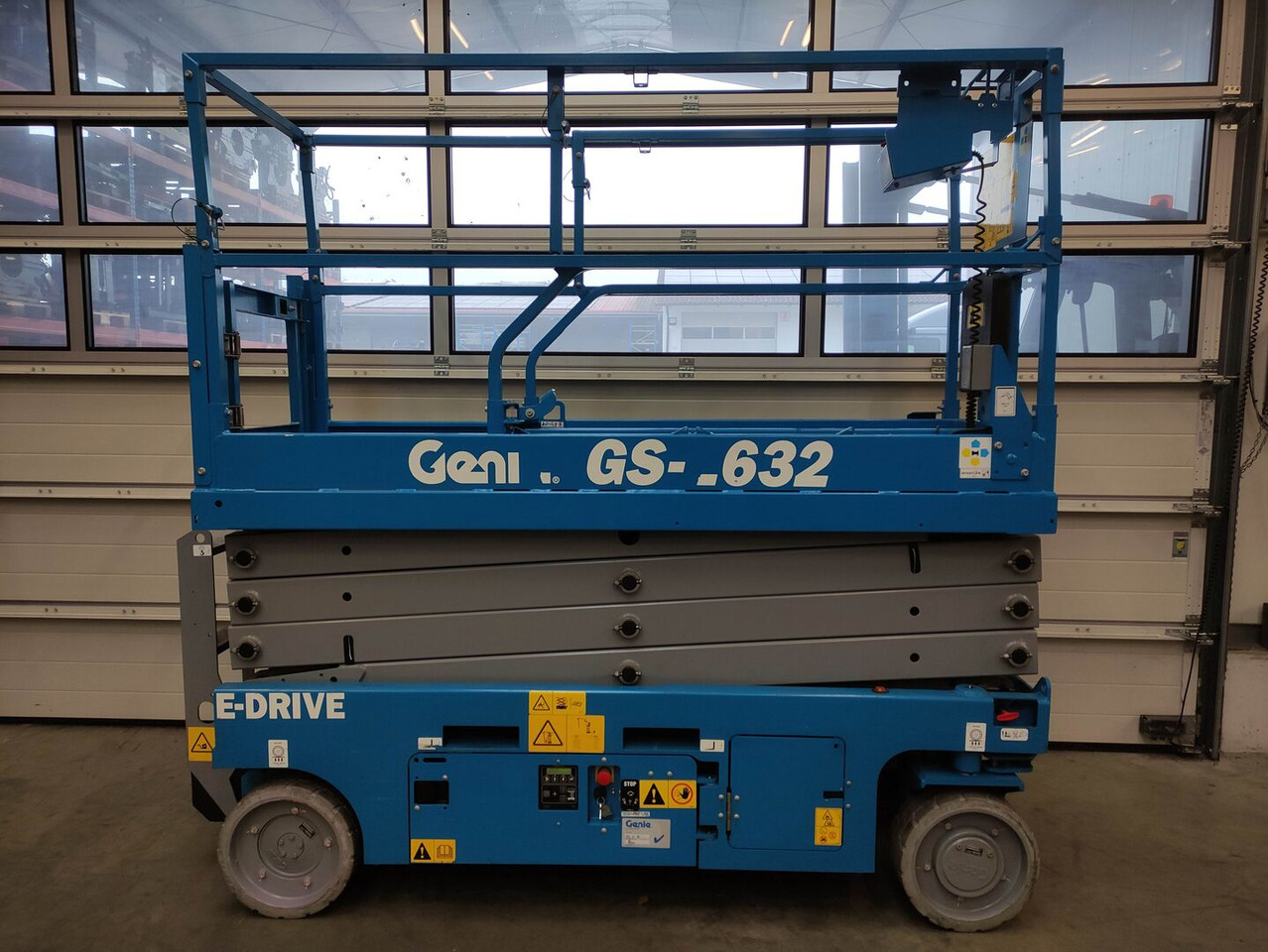 Genie GS2632 - Škarjasta dvižna ploščad: slika 2 Genie GS2632 - Škarjasta dvižna ploščad: slika 2