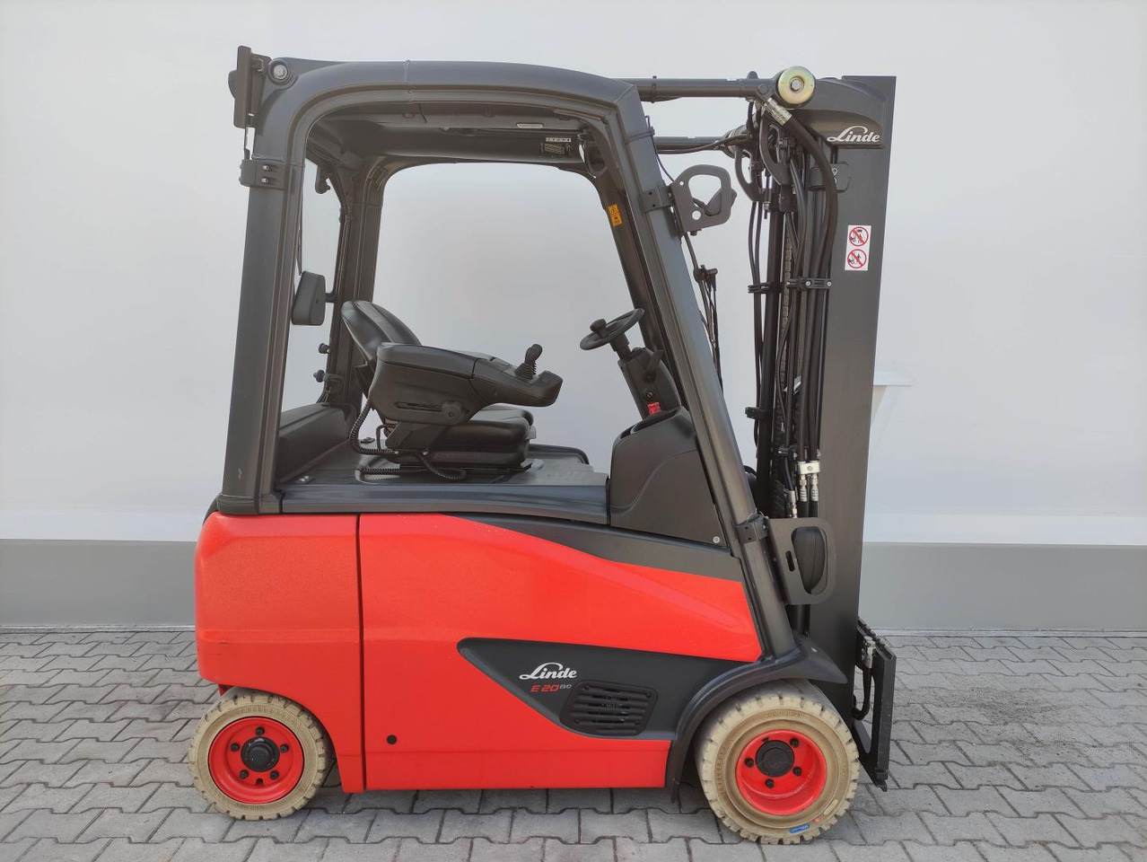 Linde E20PH-02-EVO-386 - Električni viličar: slika 2 Linde E20PH-02-EVO-386 - Električni viličar: slika 2