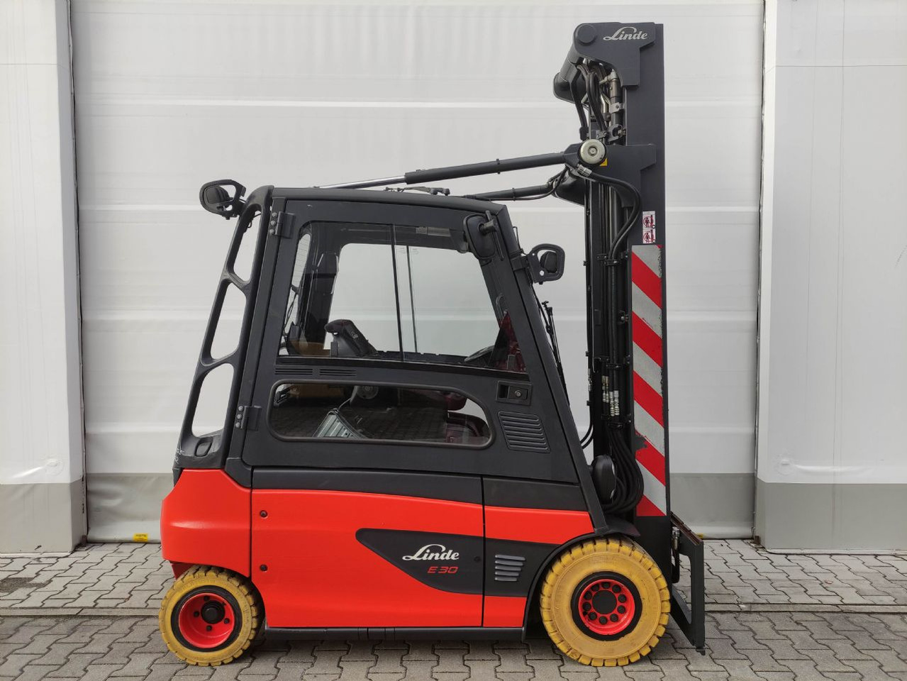 Linde E30L/387 (LACK NEU) - Električni viličar: slika 2 Linde E30L/387 (LACK NEU) - Električni viličar: slika 2