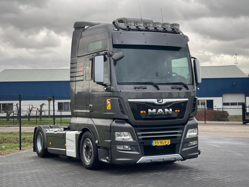 MAN TGX 18.580 2X TANK, LEATHER SEATS, RETARDER, FULL AIR! - Vlačilec: slika 1 MAN TGX 18.580 2X TANK, LEATHER SEATS, RETARDER, FULL AIR! - Vlačilec: slika 1