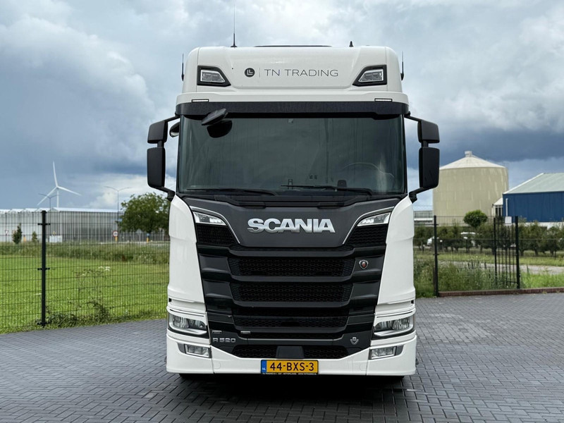 Scania R520A6X2/4NB SMART TACHO 2, 6X2/4, LEATHER, RETARDER, 2X TANK, TOP. - Vlačilec: slika 4 Scania R520A6X2/4NB SMART TACHO 2, 6X2/4, LEATHER, RETARDER, 2X TANK, TOP. - Vlačilec: slika 4