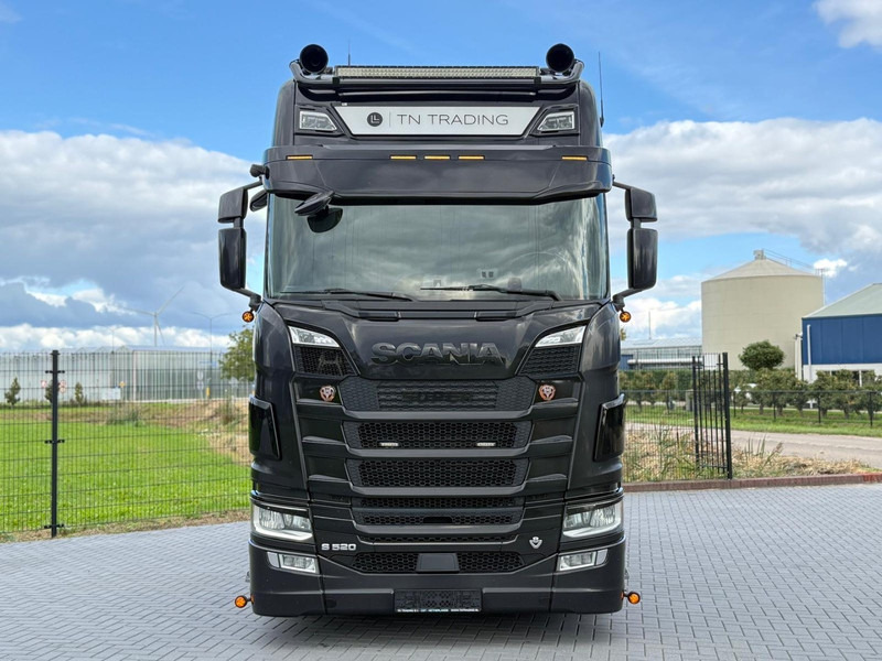 Scania S520 V8 NGS EURO 6D, VOLLUCHT, RETARDER, 6 PUNTS LUCHTVERING, LEER, ALCOA. - Vlačilec: slika 4 Scania S520 V8 NGS EURO 6D, VOLLUCHT, RETARDER, 6 PUNTS LUCHTVERING, LEER, ALCOA. - Vlačilec: slika 4