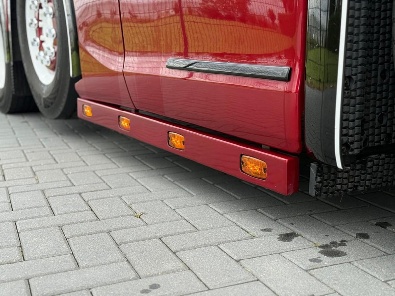Scania S580 V8 NGS SHOWTRUCK, VOLLUCHT, RETARDER, LEER, GESTUURD. - Vlačilec: slika 4 Scania S580 V8 NGS SHOWTRUCK, VOLLUCHT, RETARDER, LEER, GESTUURD. - Vlačilec: slika 4